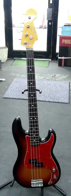 FENDER JAPAN PB62-53 PRECISION BASS 3TS 2000 ELECTRIC BASS GUITAR