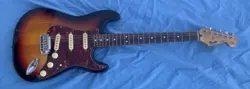 1994 FENDER STRATOCASTER SQUIER SERIES STRATOCASTER GUITAR