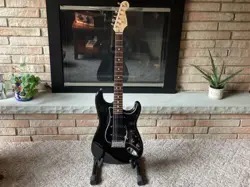 USA 1994 FENDER STRATOCASTER GUITAR 40TH ANNIVERSARY BEAUTIFUL BLACK