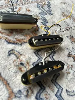 FENDER STRATOCASTER 2002