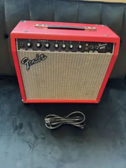 FENDER RED FRONTMAN