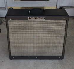 VINTAGE FENDER HOT ROD DEVILLE 212 TUBE AMPLIFIER MADE IN USA