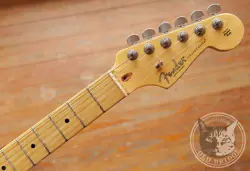 FENDER AMERICAN PROFESSIONAL STRATOCASTER MAPLE FINGERBOARD SIENNA SUNBURST