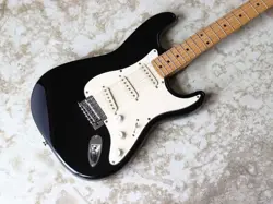 FENDER STRAT STANDERD