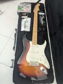 FENDER STRATOCASTER AMERICAN STANDARD 2012