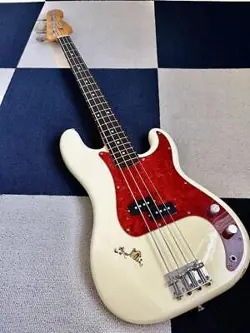 FENDER JAPAN JAZZ BASS GUITAR PRECISION BASS