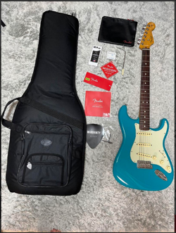 ELECTRIC GUITAR FENDER AMERICAN PROFESSIONAL II STRATOCASTER MIAMI BLUE & CASE