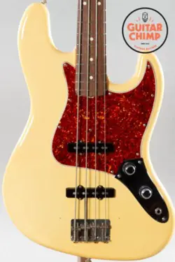 1982 FENDER AMERICAN VINTAGE ‘62 JAZZ BASS STACKED KNOB VINTAGE WHITE