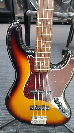 FENDER TRADITIONAL 60S JAZZ BASS USED BASSWOOD BODY MAPLE NECK W/SOFT CASE