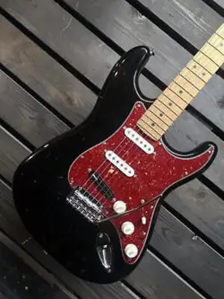 AMESTA STRATOCASTER STANDARD