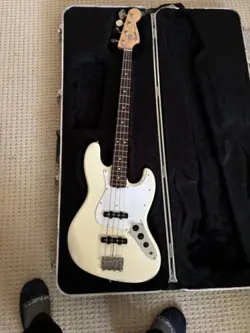1984 FENDER JAZZ