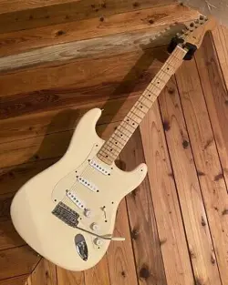 FENDER JIMMIE VAUGHAN