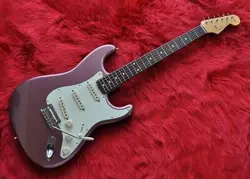 FENDER MADE IN JAPAN HYBRID STRATOCASTER  BURGUNDY MIST METALLIC
