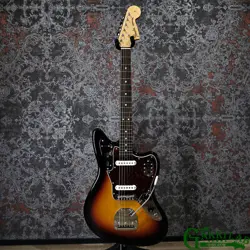 FENDER MADE IN JAPAN TRADITIONAL II 60S JAGUAR 3 COLOR SUNBURST       3.28KG
