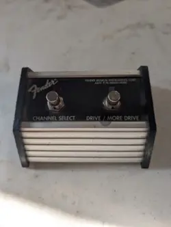 FENDER TWO BUTTON FOOTSWITCH P/N 0050419000 CHANNEL SELECT/DRIVE -