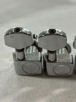 1998 FENDER STRATOCASTER STANDARD INLINE-6 TUNING PEGS TUNERS TWO-PIN CHROME