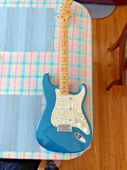 2000 VINTAGE FENDER STRATOCASTER MEXICO DELUXE SERIES GUITAR OCEAN TURQUOISE