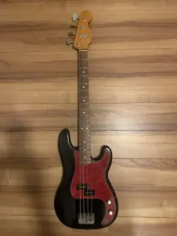 MADE BY FENDER USA AMERICAN VINTAGE PRECISION BASS 88