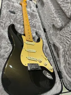 FENDER ULTRA STRATOCASTER