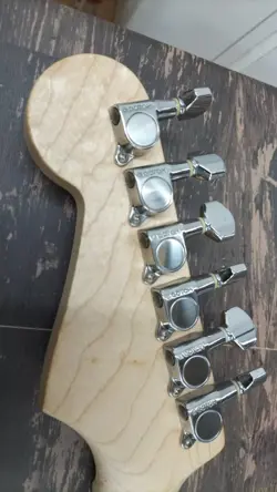 ST-CHAMP GUITAR