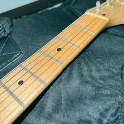 STRATOCASTER DELUXE FROM