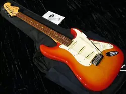 SQUIER BY FENDER LIMITED EDITION STANDARD STRATOCASTER SSS CHERRY SUNBURST (2010