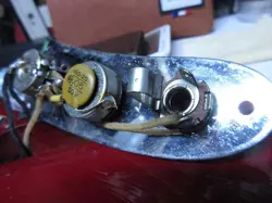 FENDER 1965 MUSTANG RED