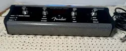 FENDER FOUR