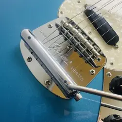 FENDER VINTERA 60S MUST