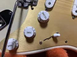 STRATOCASTER WHITE HARD