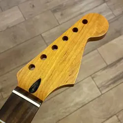 WARMOTH FENDER SR02B1