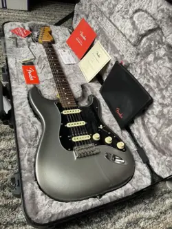 FENDER AMERICAN PROFESSIONAL II STRATOCASTER HSS MERCURY WITH CASE