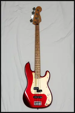 👉 FENDER PRECISION BASS SPECIAL – CANDY APPLE RED – GIG BAG – BEAUTIFUL BASS!👈