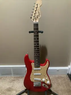 SQUIER STRAT MINI BY FENDER
