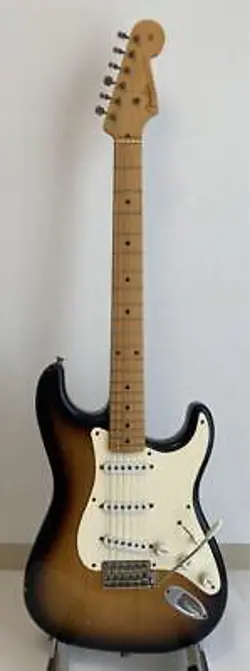 ELECTRIC GUITAR FENDER CUSTOM 1954 STRATOCASTER RELIC SUNBURST S/N R17010 W/CASE