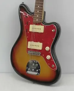 FENDER / JAZZMASTER