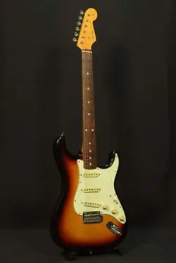 FENDER MADE IN JAPAN HYBRID 60S STRATOCASTER 3 TONE SUNBURST