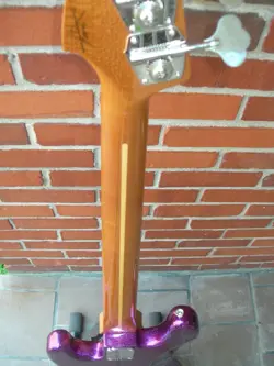 PRECISION BASS MAGENTA