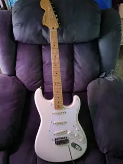 FENDER STRATOCASTER JIMI HENDRIX ARTIST SIGNATURE OLYMPIC WHITE
