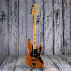 FENDER AMERICAN PROFESSIONAL II JAZZ BASS, ROASTED PINE