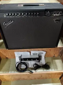 FENDER STAGE 1600 GUITAR AMP - RARE!