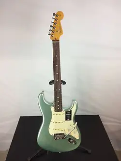 FENDER AMERICAN PROFESSIONAL II STRATOCASTER ELECTRIC GUITAR, ROSEWOOD FINGERBOA