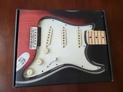 PICKGUARD WHITE/PARCHMENT