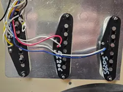 2005 FENDER AMERICAN STRAT LOADED PICKGUARD ALNICO V USA PICKUPS ELECTRIC GUITAR