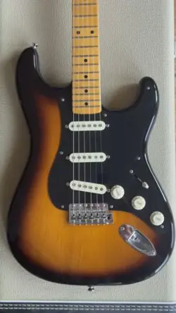 FENDER ARTIST  ERIC JOHNSON STRATOCASTER ELECTRIC GUITAR 2-TONE SUNBURST