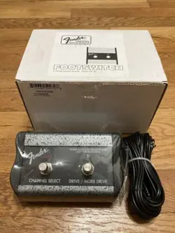 FENDER 2-BUTTON FOOTSWITCH WITH 1/4