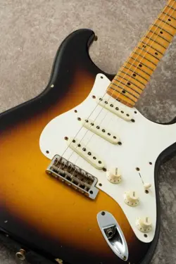 FENDER CUSTOM SHOP 1957 STRATOCASTER RELIC USED 2021  W/HARD CASE