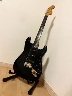 GUITAR BLAC