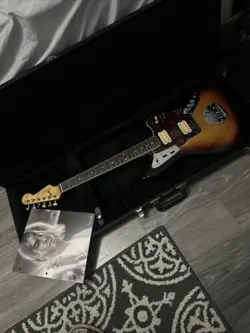 SIGNATURE JAGUAR WITH