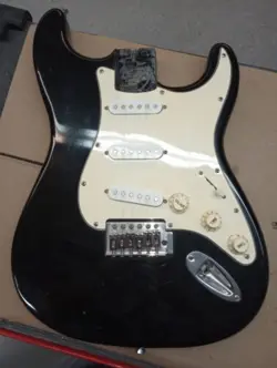 FENDER SQUIRE STRAT LOADED BODY